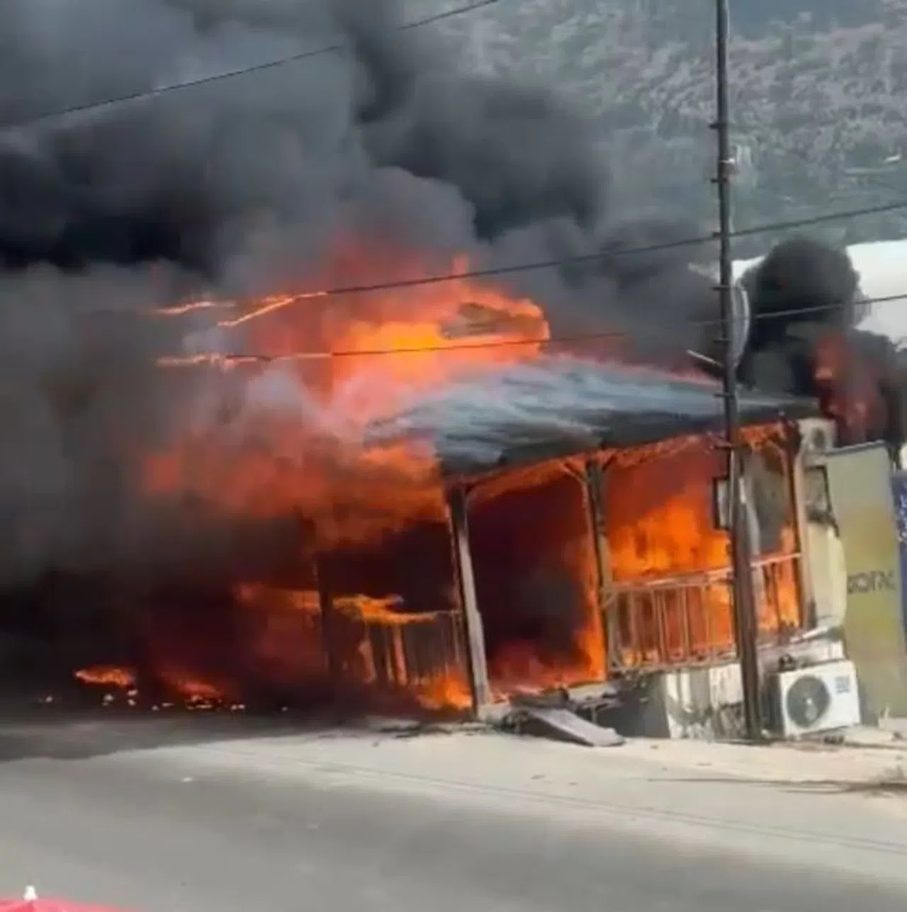 Çıkan Yangınları İtfaiye Ekipleri Söndürdü
