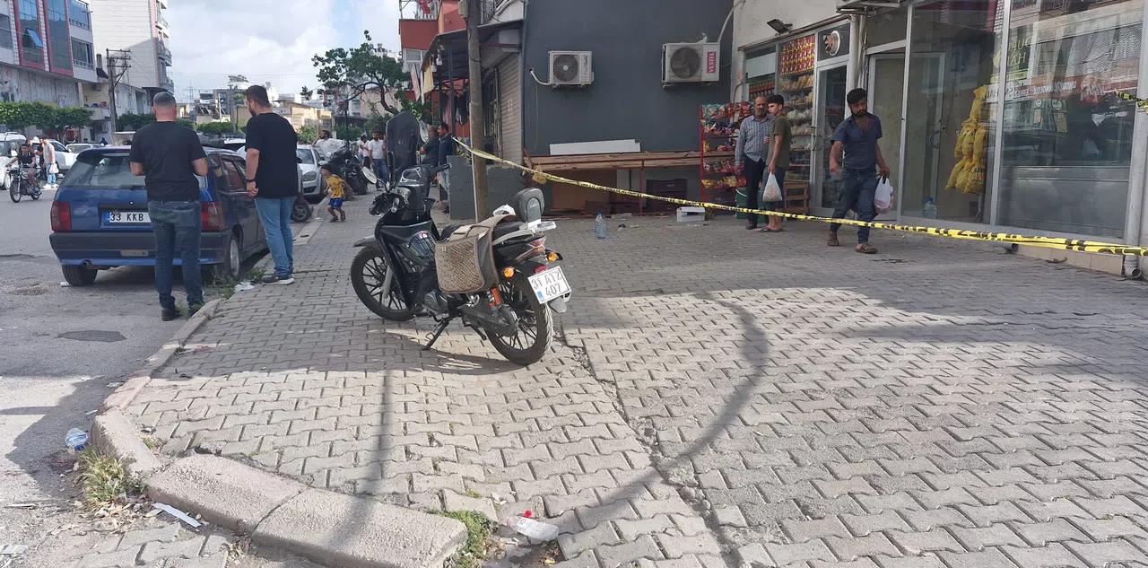 Çocukların Kavgasına Aileler De Karıştı, 3 Kişi Bıçakla Yaralandı