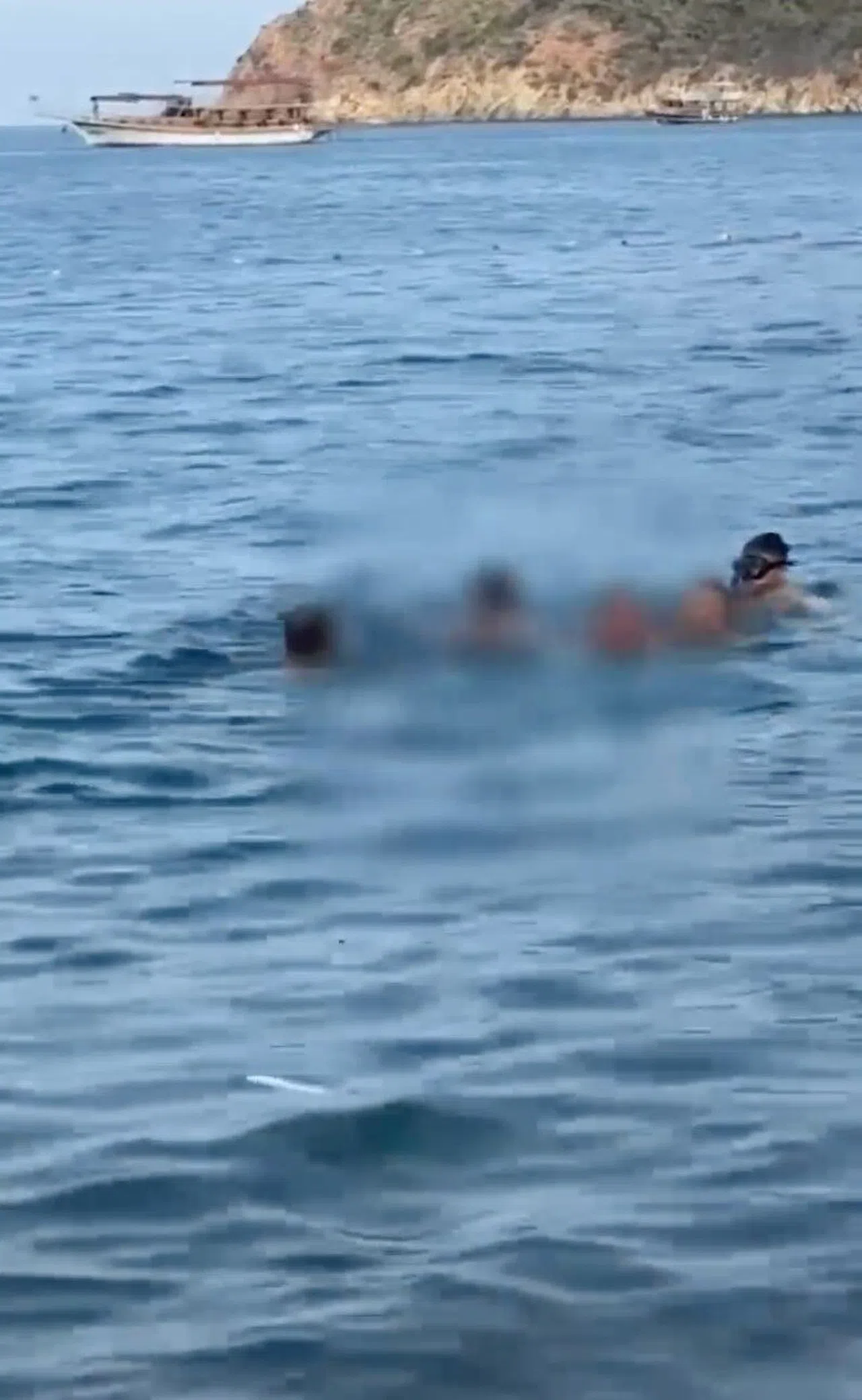 denize giren genç boğuldu