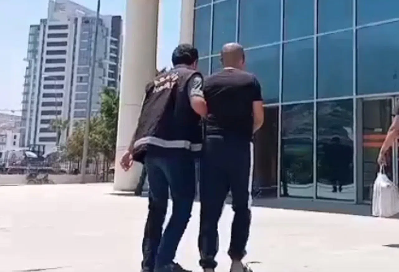 Dolandırıcılık Ve Hırsızlık Şüphelisi 3 Şahıs Tutuklandı