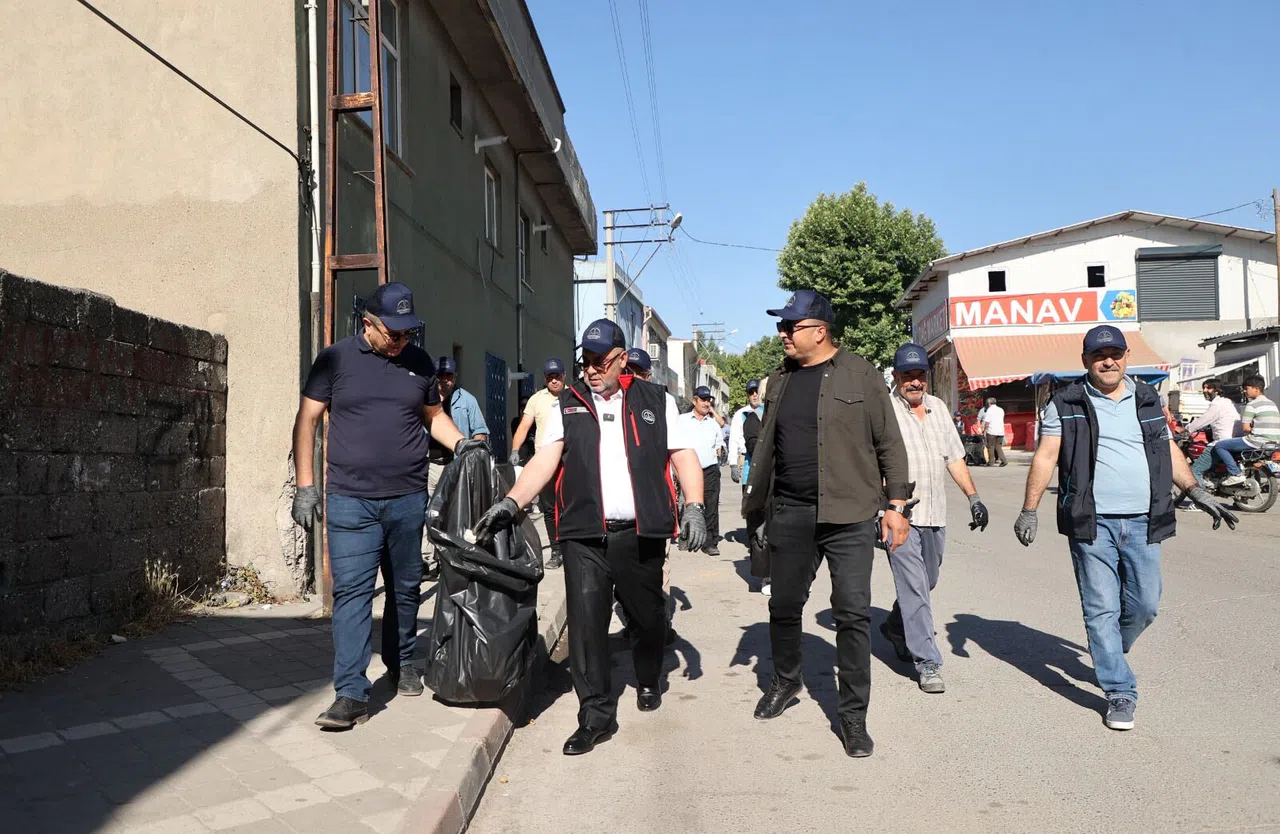 Çevre Bilinci İçin El Ele: Dulkadiroğlu'nda Örnek Temizlik Etkinliği