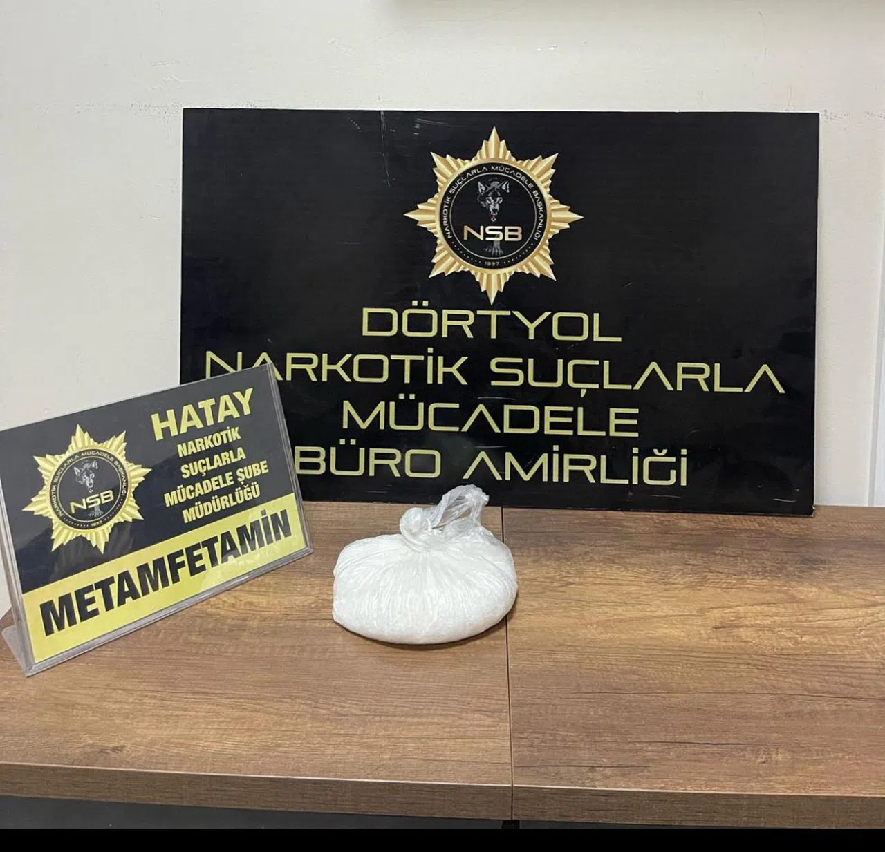 Durdurulan Araçta 650 Gram Metamfetamin Ele Geçirildi