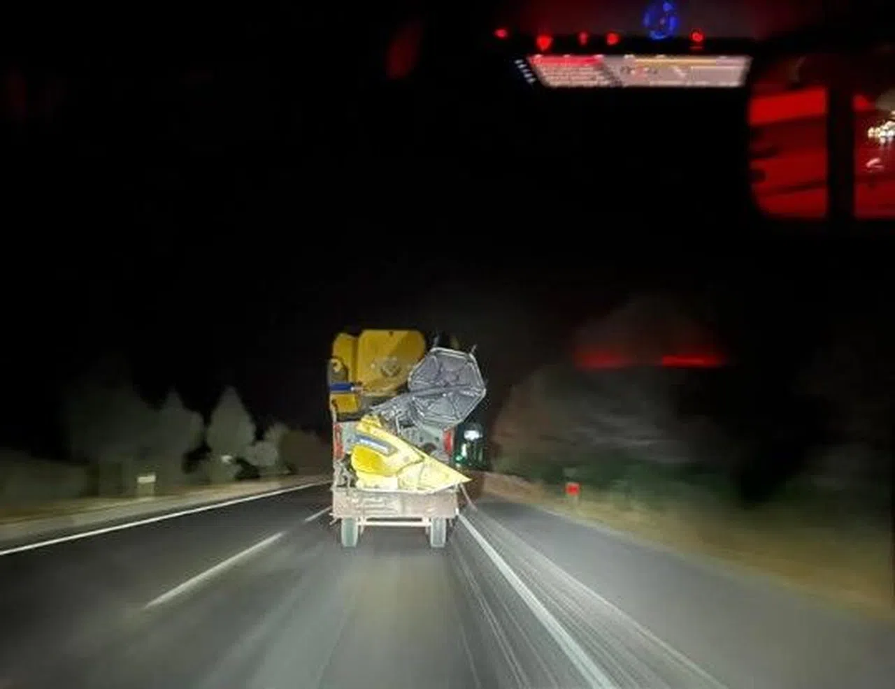 Kahramanmaraş’ta Işıksız Biçerdöver Kazaya Davetiye Çıkardı