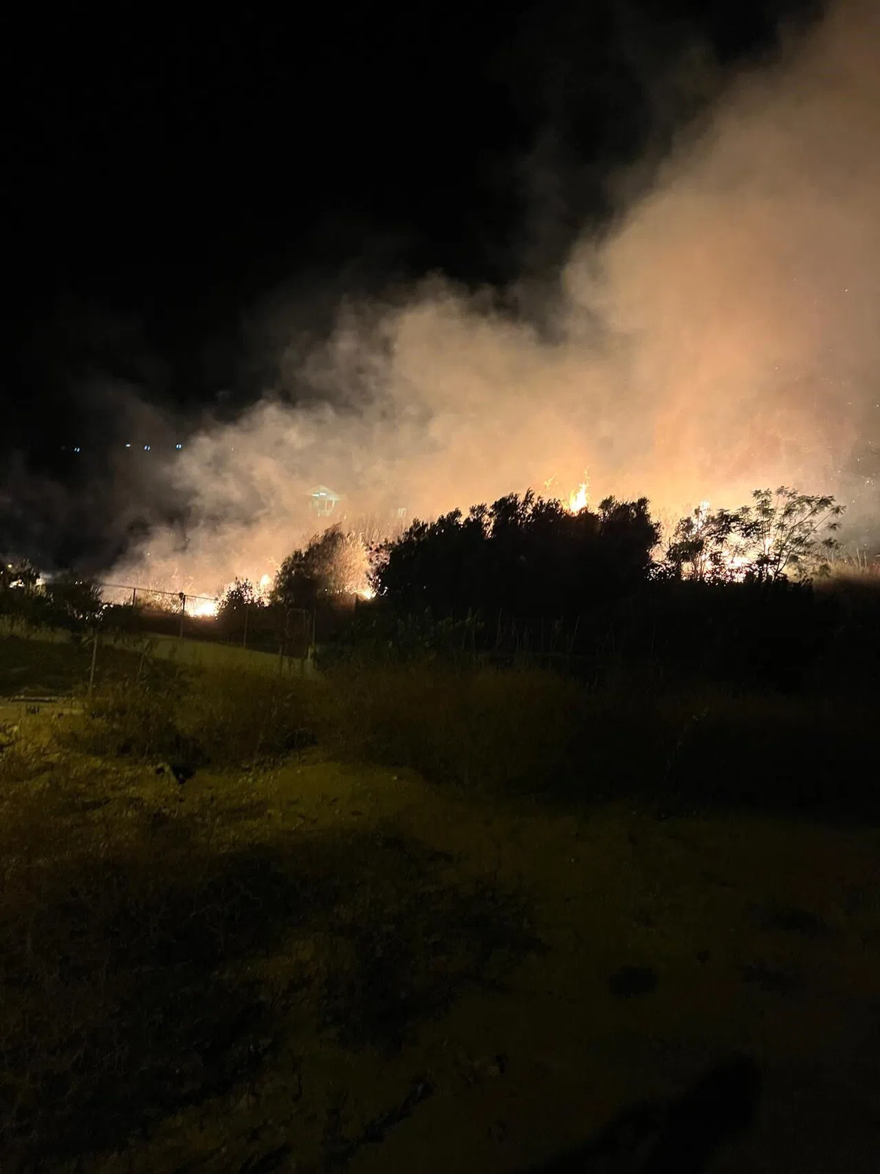 Evin Bahçesinden Alevler Yükseldi