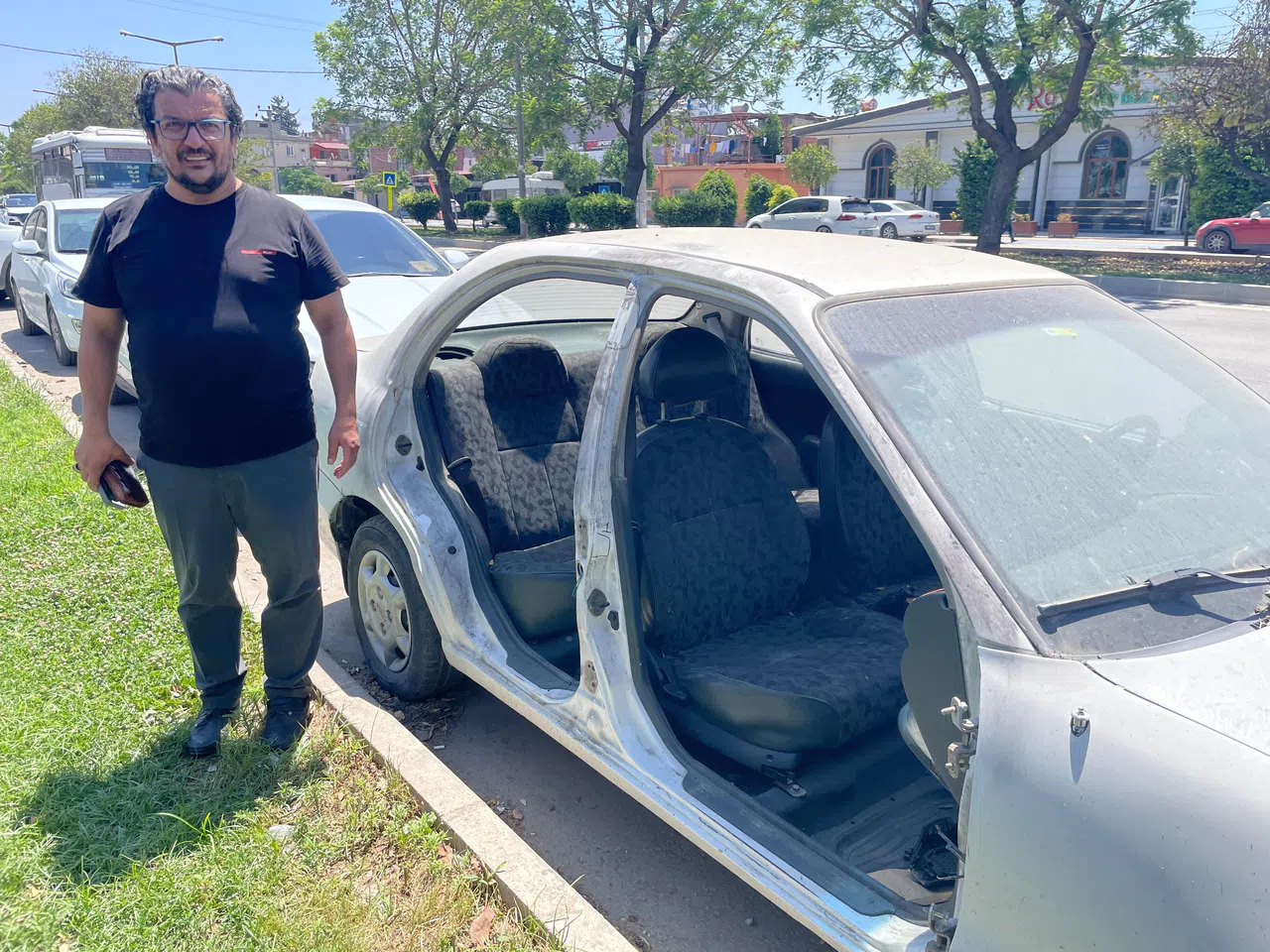 Gazetecinin Otomobilinin Kapıları Çalındı