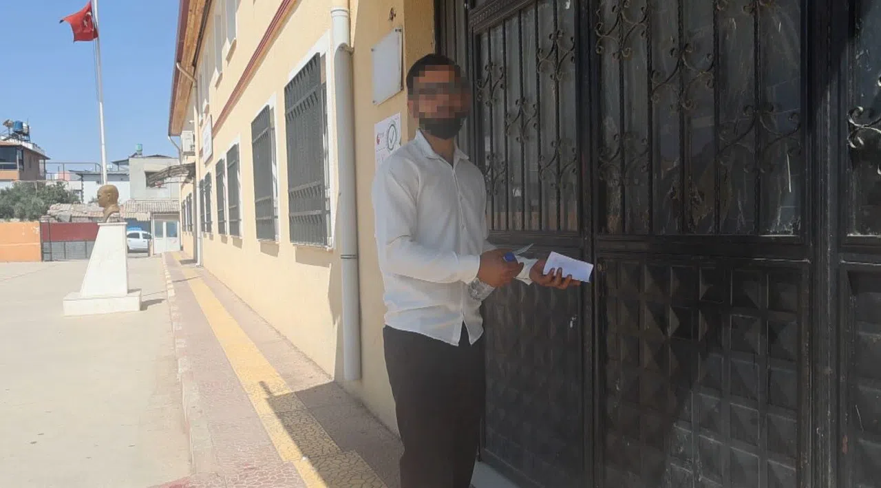 Geç Kaldığı Sınav Merkezinden Arkasına Bakarak Geri Döndü