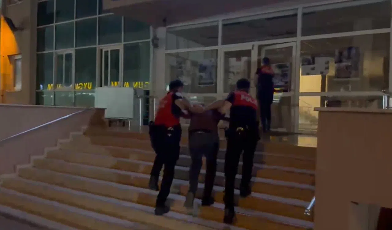 Hapis Cezasıyla Aranan 2 Kişi Tutuklandı