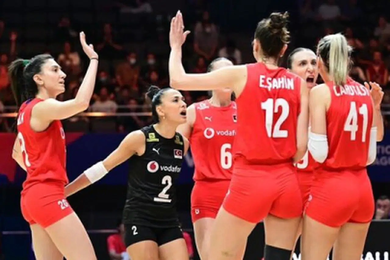 Sultanlara Polonya da dayanamadı