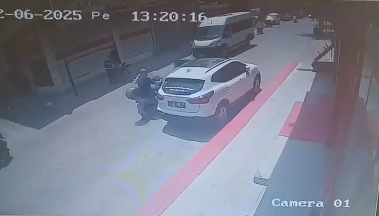 İki Ayrı Kazada 2'si Ağır 3 Kişi Yaralandı