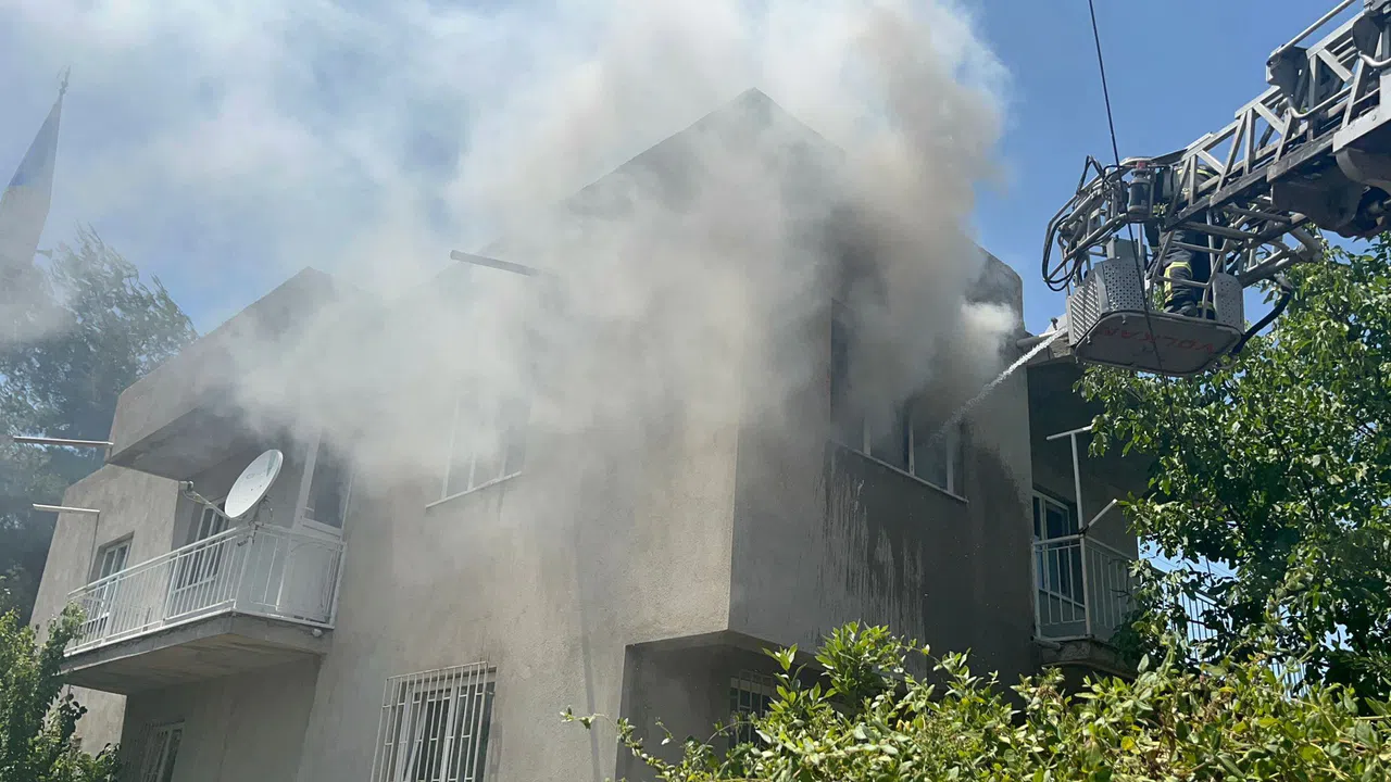 İki Katlı Evde Yangın