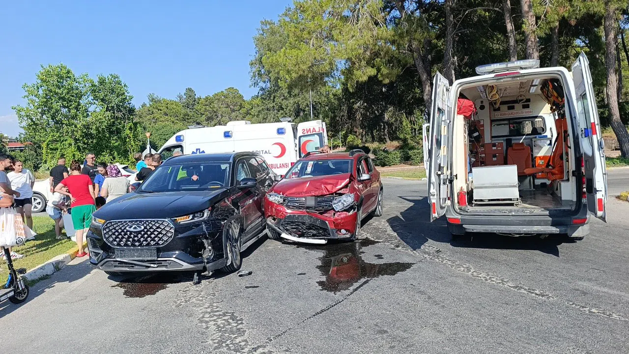 İki Otomobil Çarpıştı: 7 Yaralı