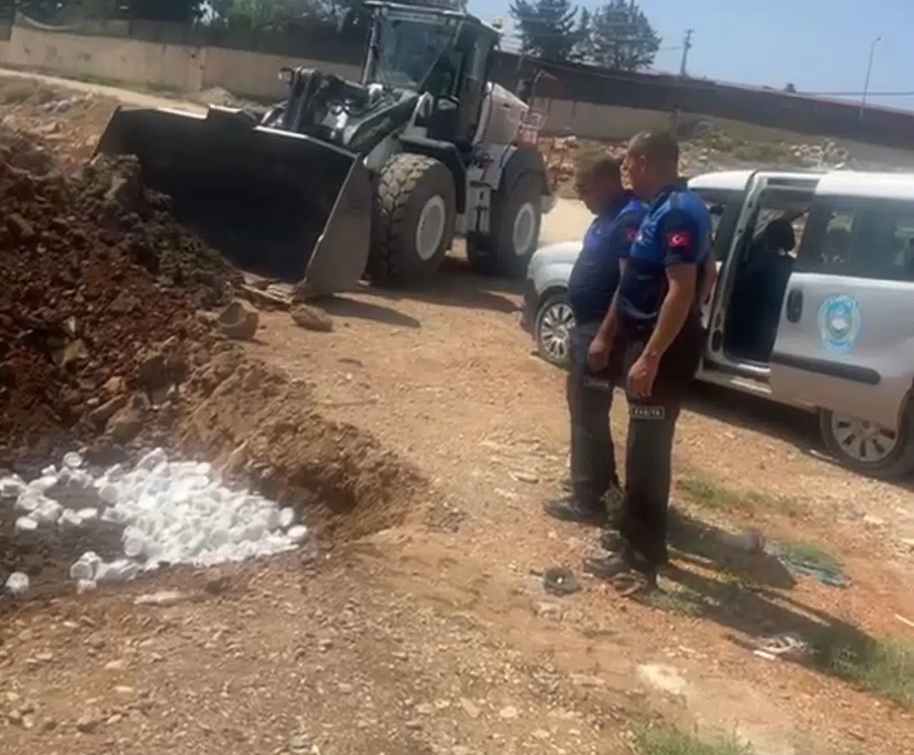 İnsan Sağlığını Tehdit Eden Lokum Ve Gıda Ürünleri İmha Edildi