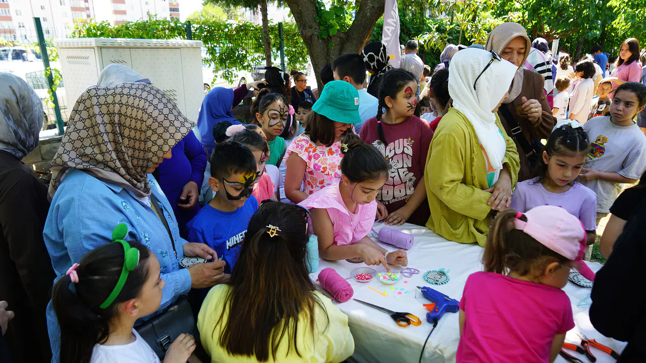 Kahramanmaraş’ta Sanatla Büyüyen Çocuklar Mezuniyet Heyecanı Yaşadı