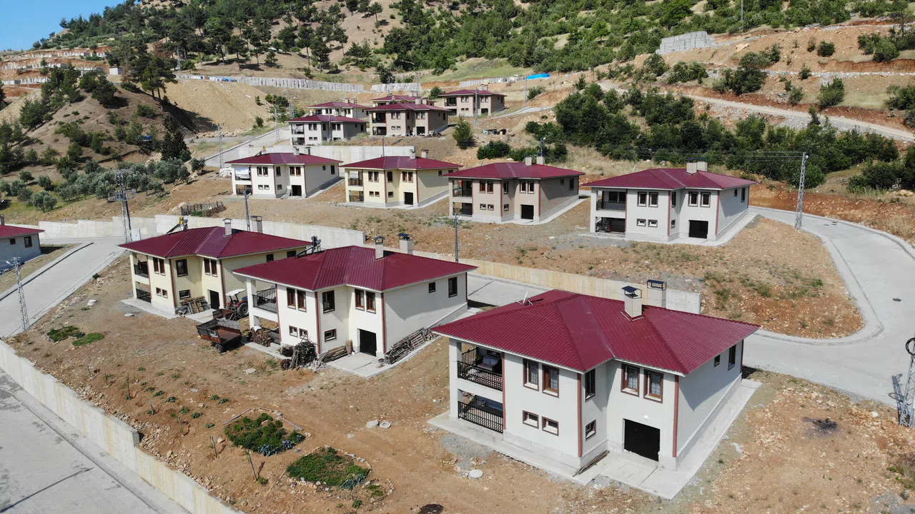 Kahramanmaraş’ta Deprem Mağduru Nine: "Hiç Aklıma Gelmezdi Böyle Ev Yapacakları"