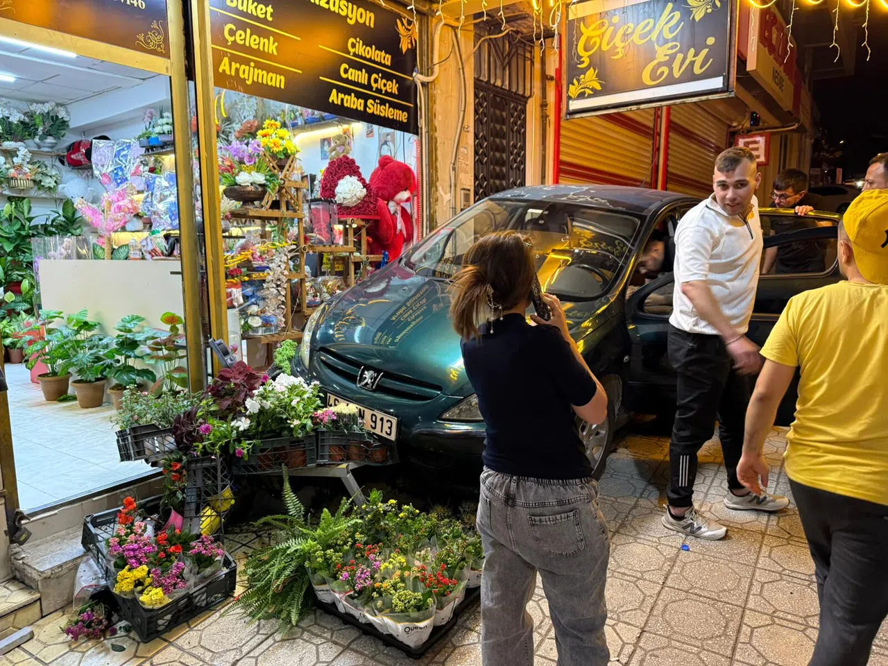 Kahramanmaraş’ta Freni Boşalan Araç Ortalığı Bir Birine Kattı