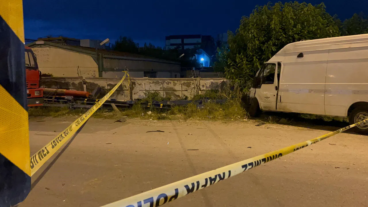 Kazada Telef Olan Horoz İçin Kalp Masajı Yaptı