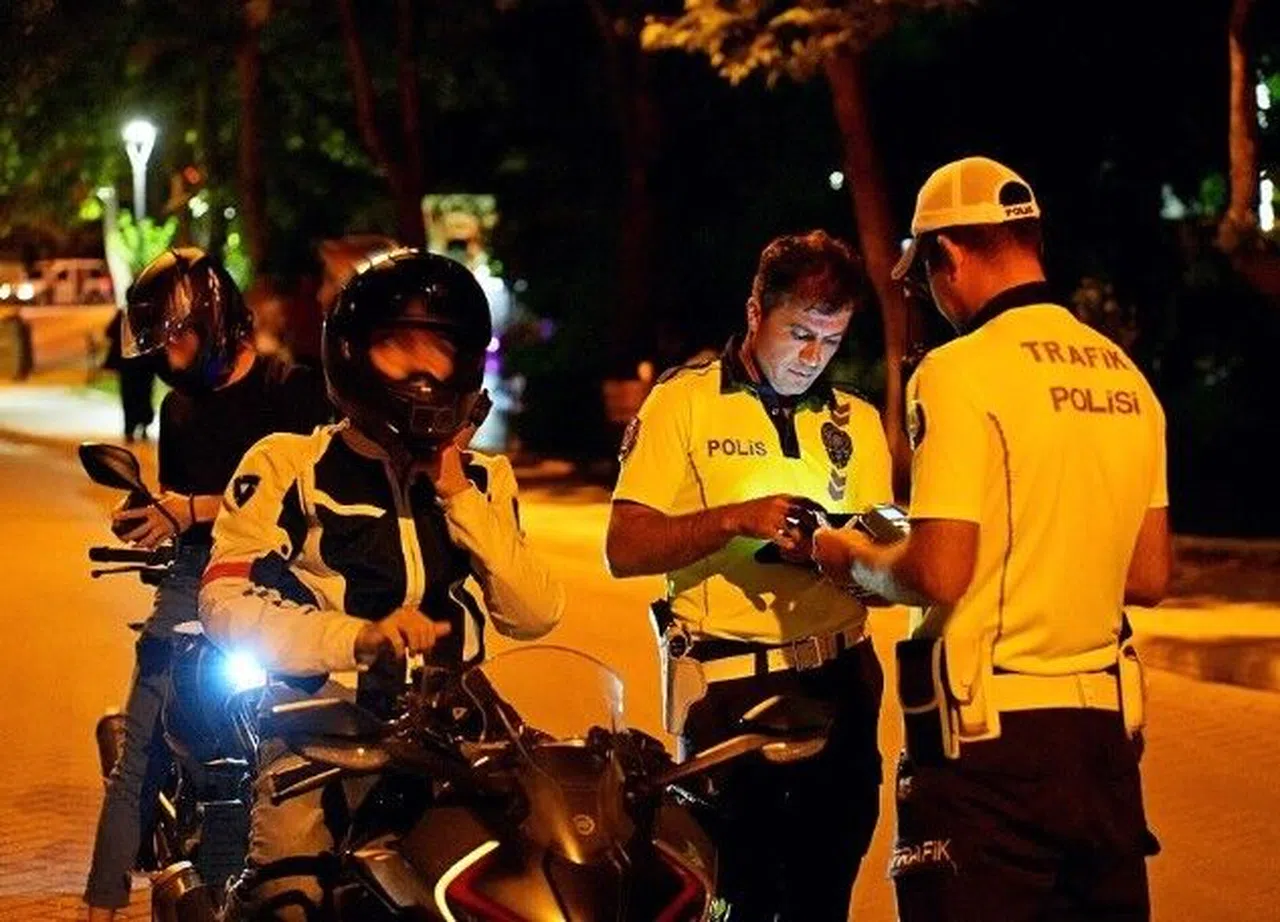 Kurallara Uymayan 14 Sürücüye Ceza Kesildi