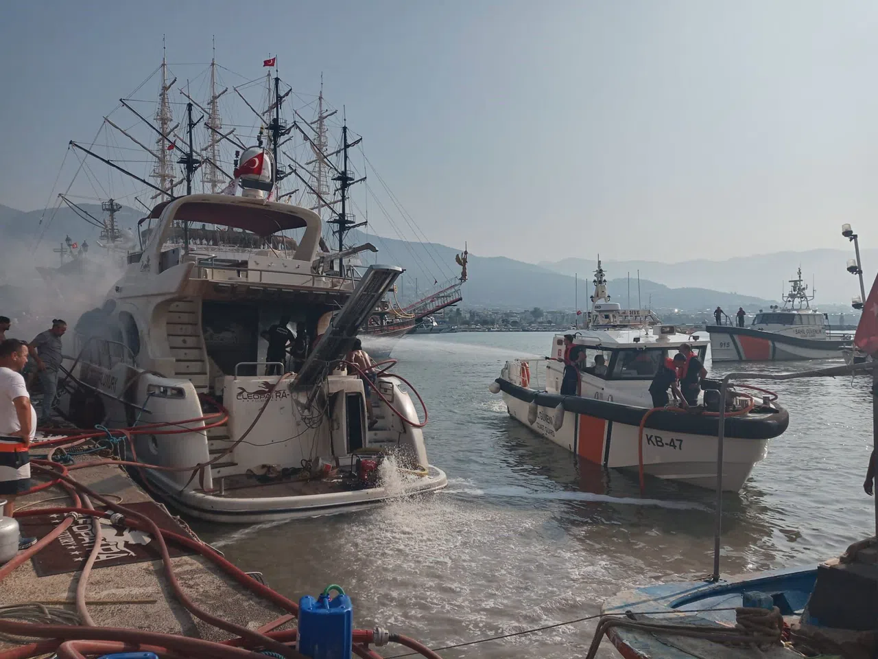 Lüks Yat Alevlere Teslim Oldu