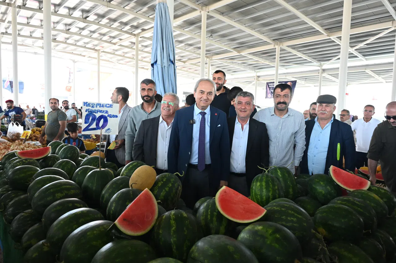 Mahallenin İlk Kapalı Pazar Yeri Hizmete Açıldı