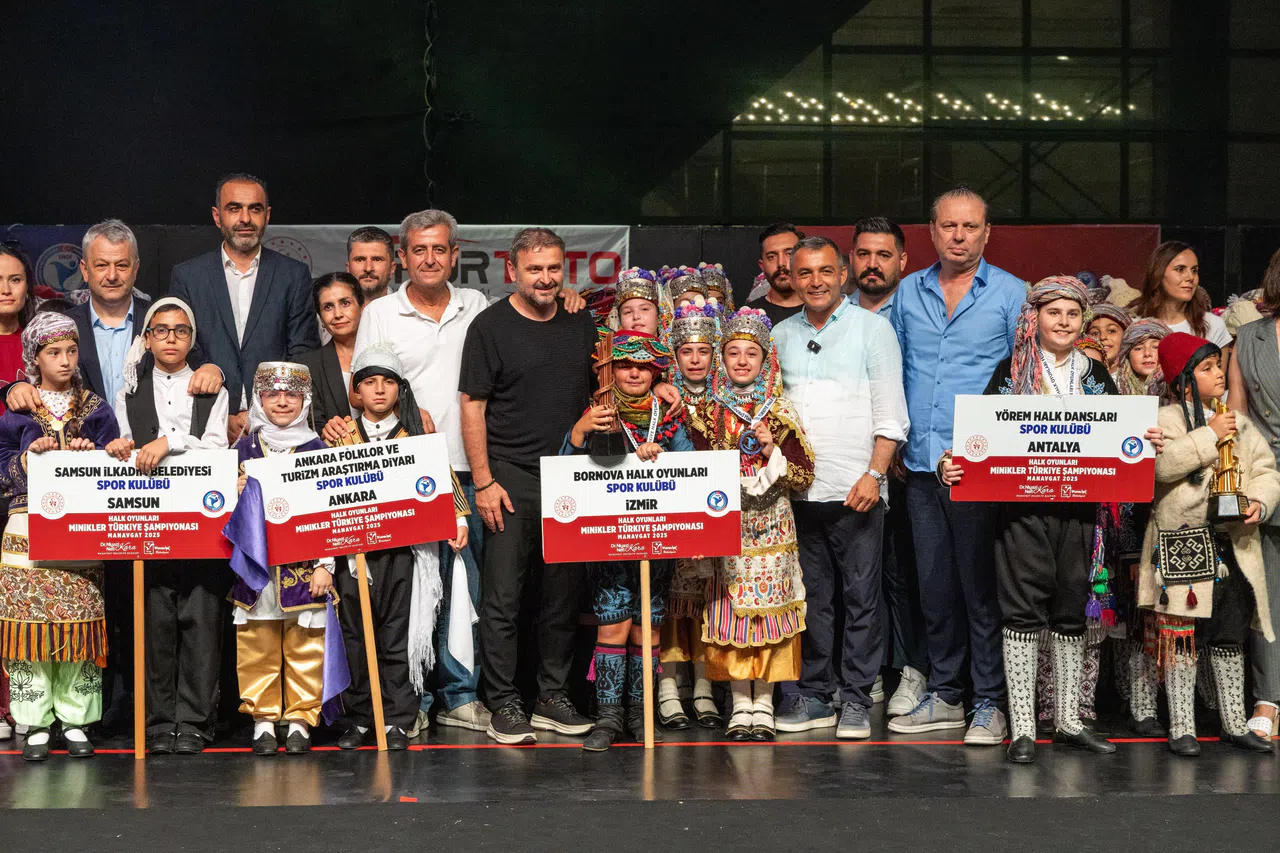 Minikler Türkiye Halk Oyunları Şampiyonası Coşkuyla Sona Erdi