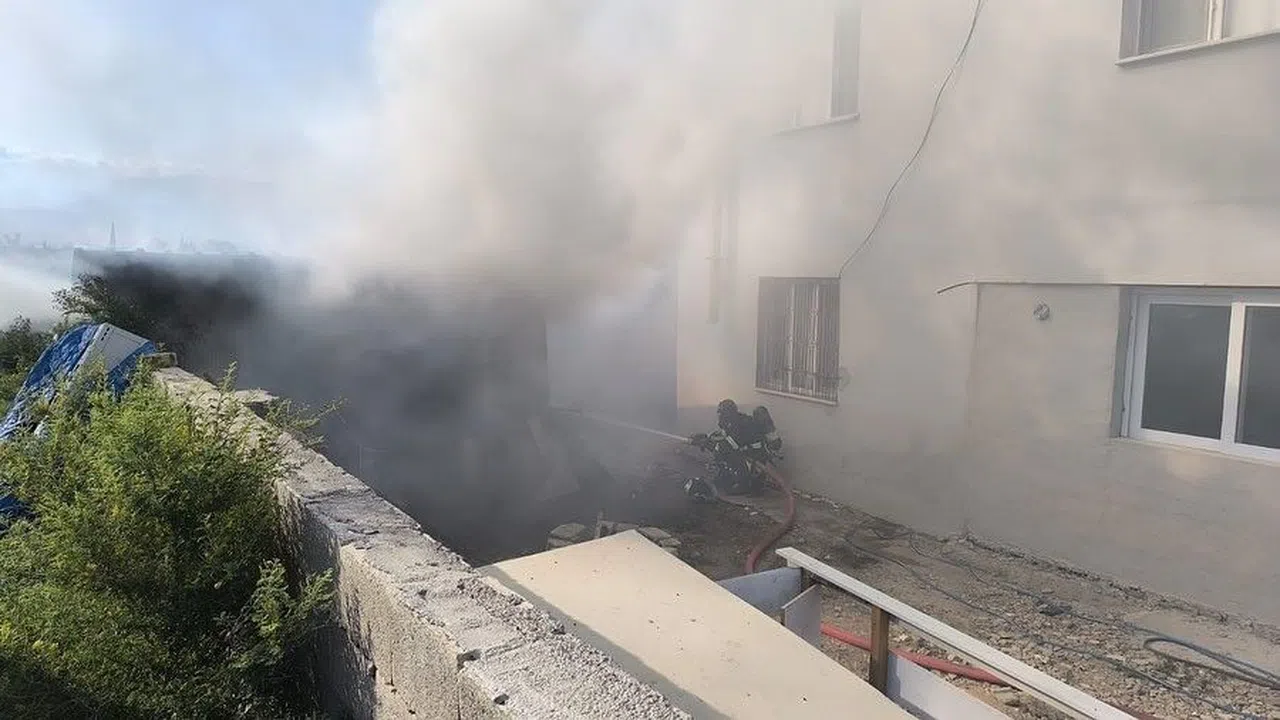 Odunlukta Yangını Paniği: Tüpler Son Anda Çıkarıldı