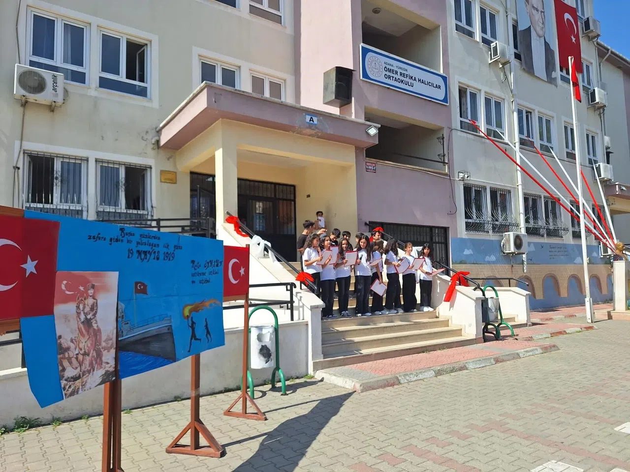 Ömer Refika Halıcılar Ortaokulu'ndan Uluslararası Başarı