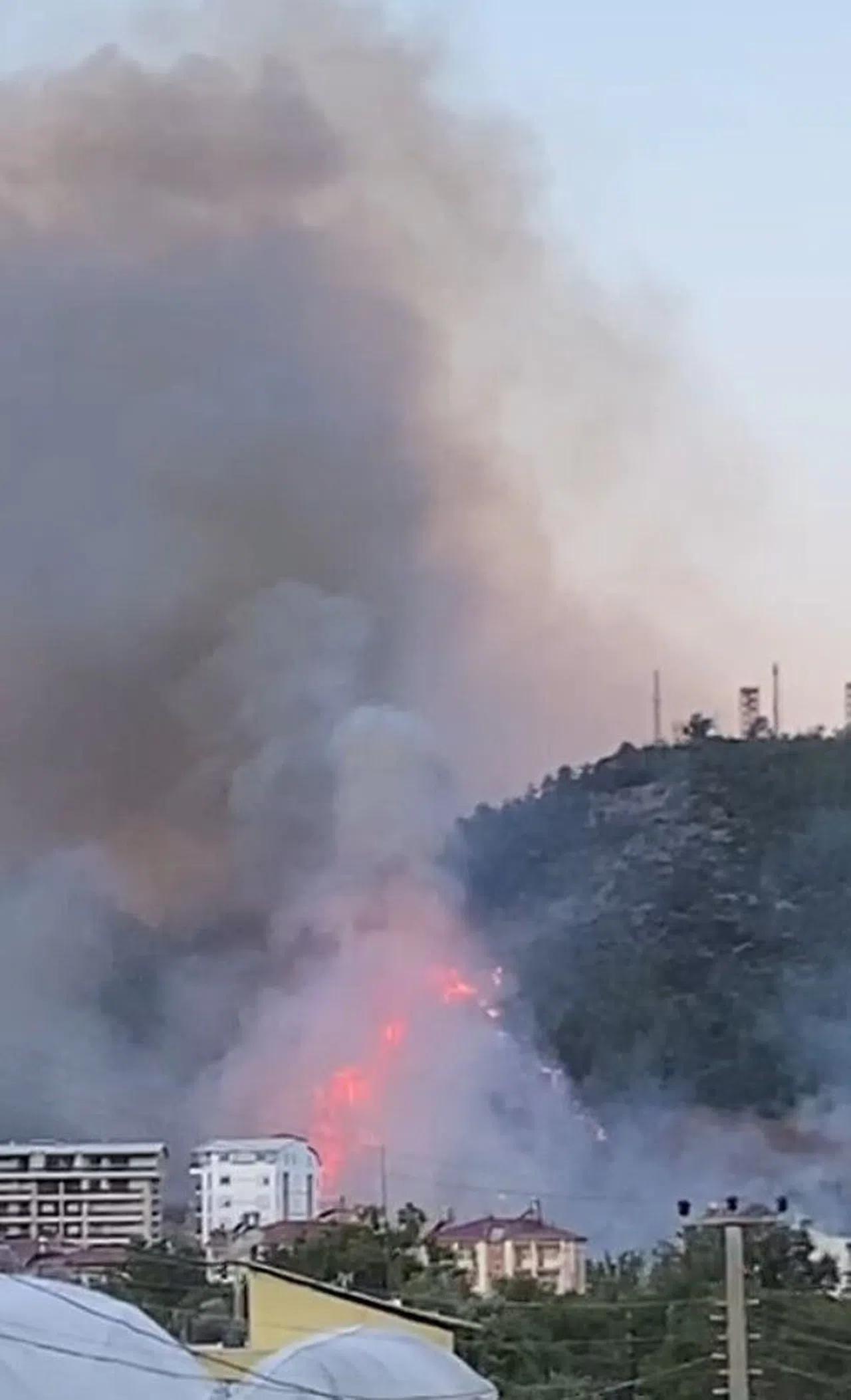 Orman Yangınında Gözetleme Kulesindeki Personelin Zor Anları