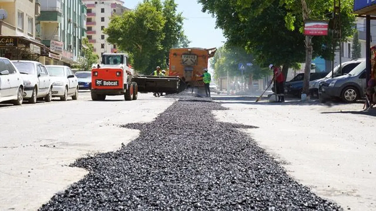 Kahramanmaraş’ta Yol Konforu Artıyor: KASKİ, Bozulan Caddeleri Yeniliyor