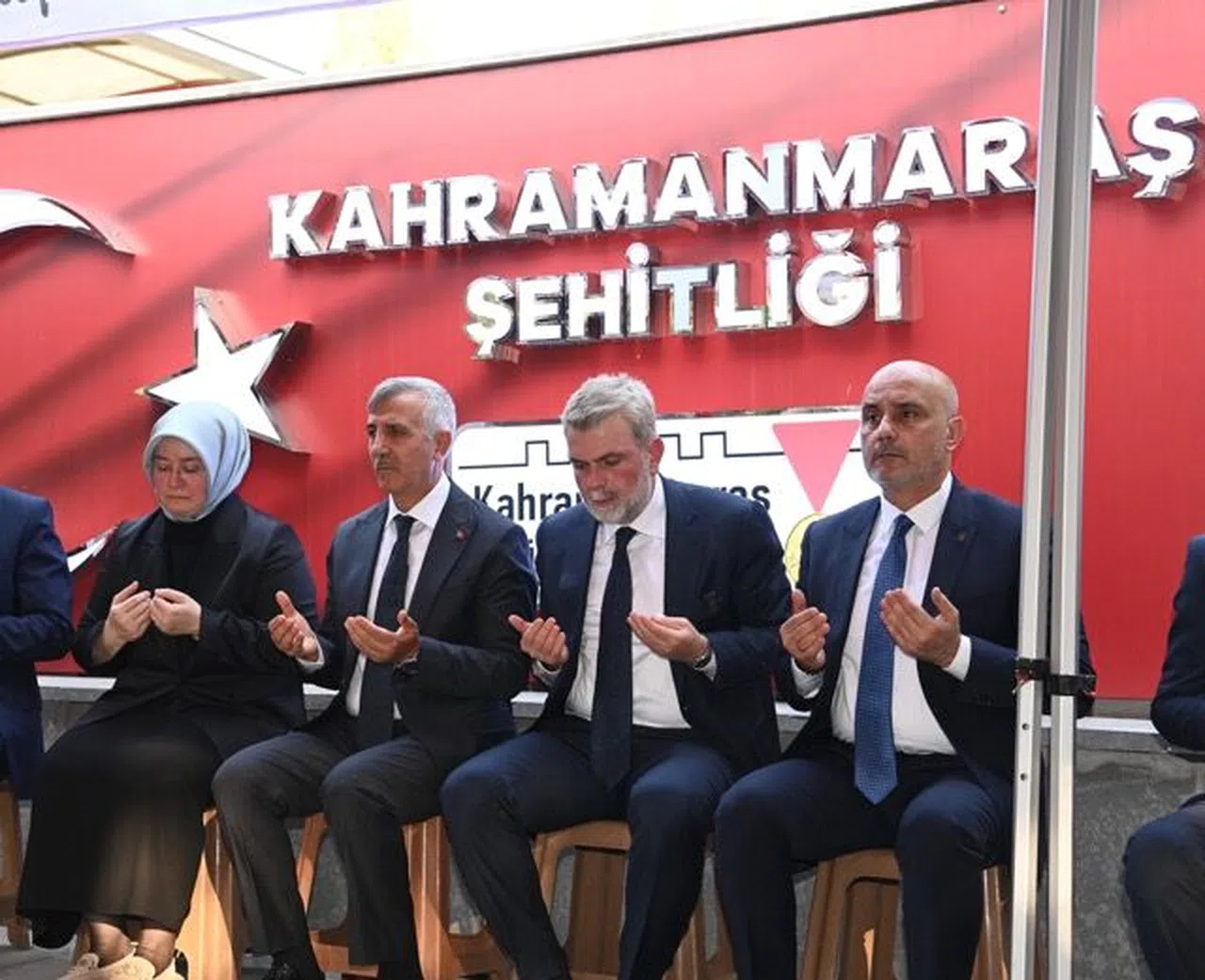 Şehitler Kabri Başında Dualarla Anıldı