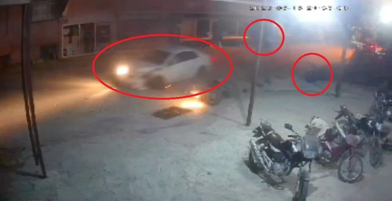 Otomobil Karşı Yönden Gelen 2 Motosikleti Biçti