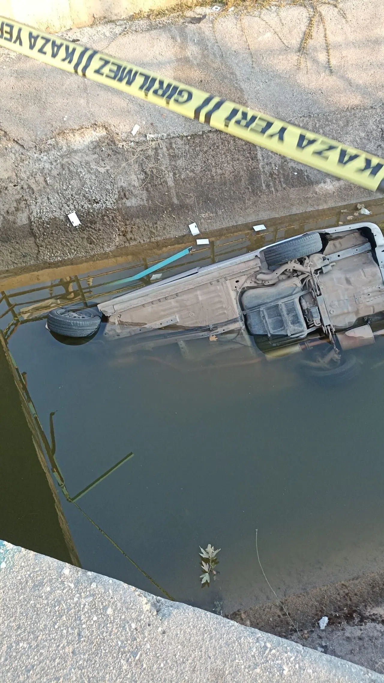 Otomobil Su Kanalına Düştü: 1 Ölü