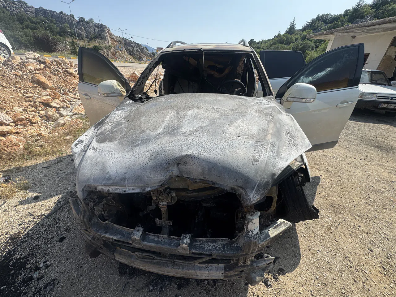 Seyir Halindeki Cip Alev Aldı