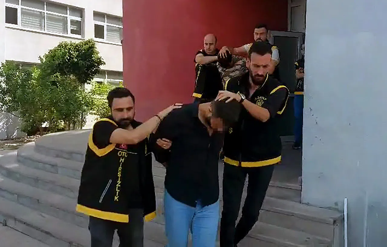 Sokak Sokak Gezip Bisiklet Ve Motor Çalan 3 Şüpheli Tutuklandı