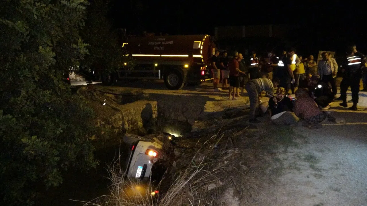 Sulama Kanalına Uçan Otomobilde 2 Kişi Boğularak Hayatını Kaybetti