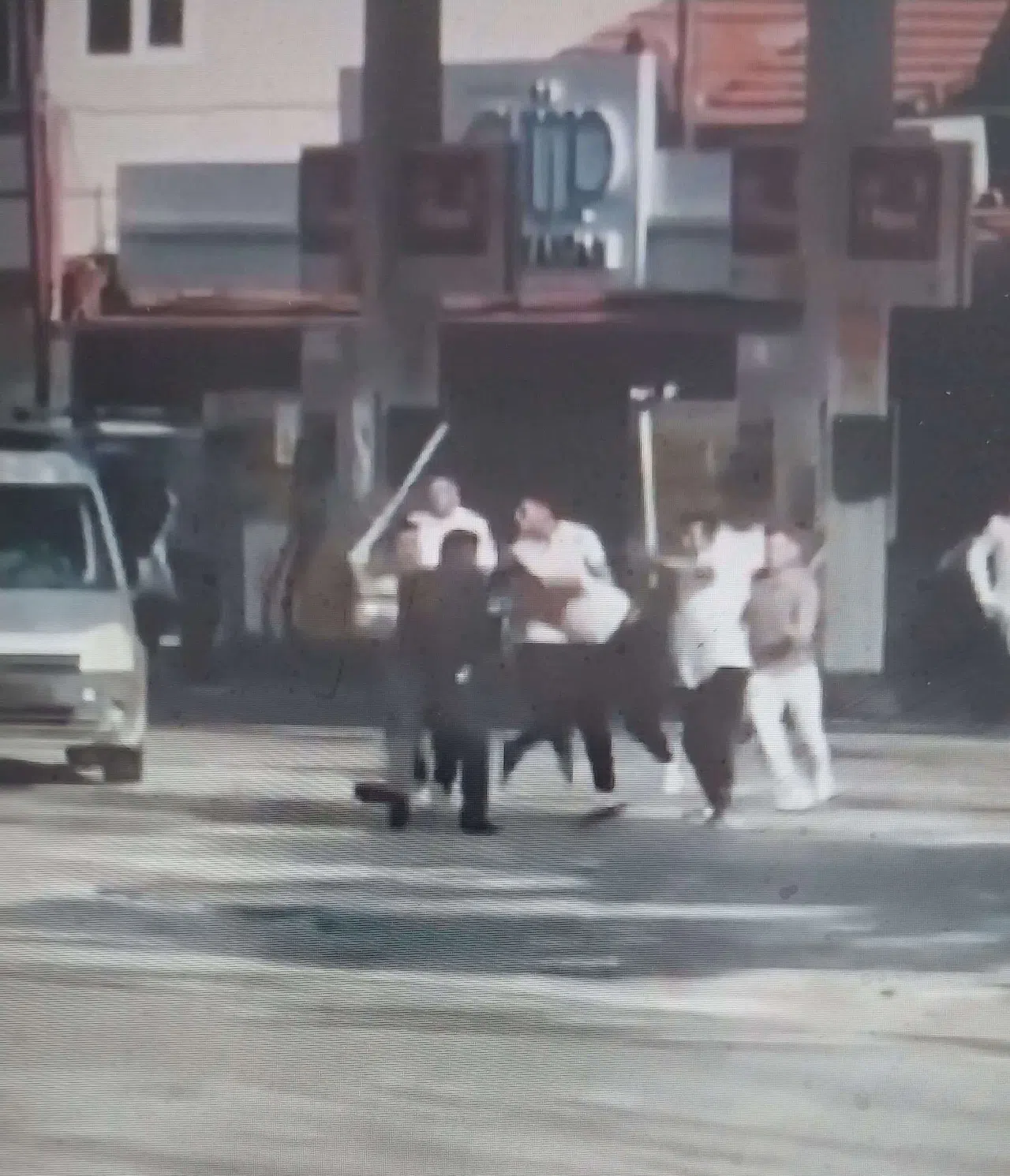 Taş Ve Sopalarla Saldırdılar: 3 Yaralı