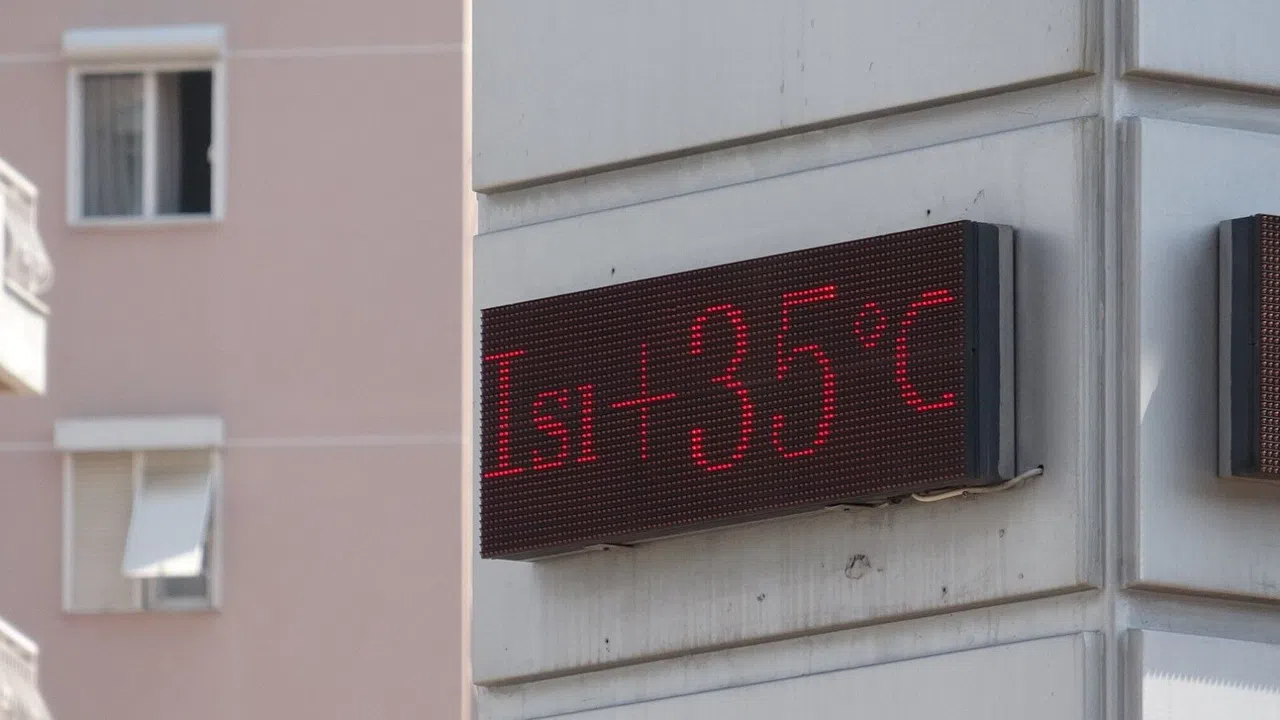 Termometreler 35 Dereceyi Gösterdi