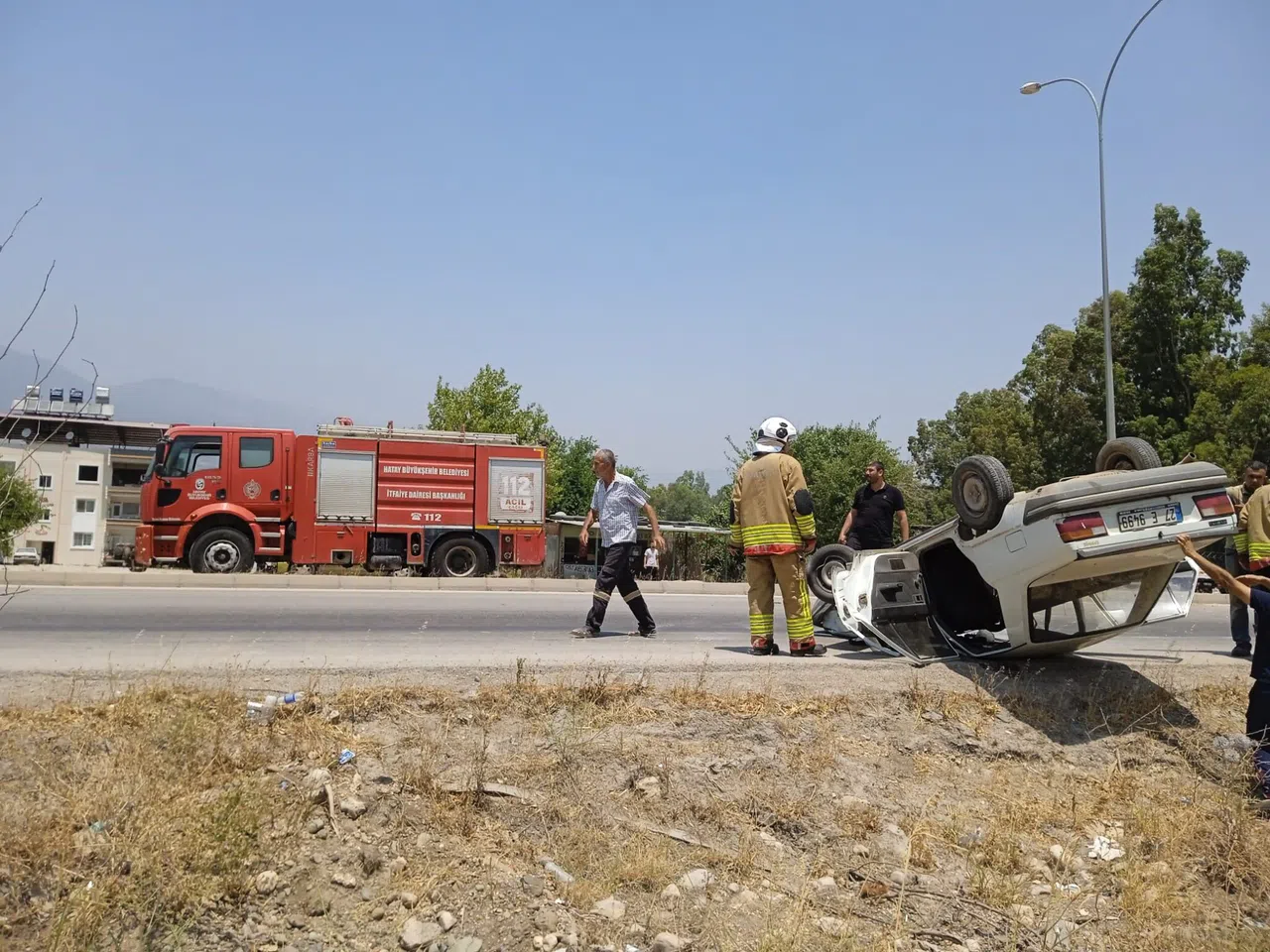 Ters Dönen Otomobildeki 2 Kişi Yaralandı