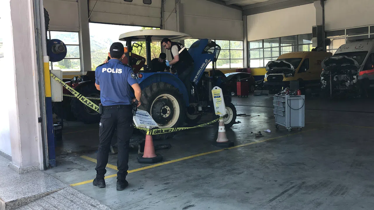 Traktörün Römork Aparatına Boynu Sıkışan Liseli Stajiyer Hayatını Kaybetti