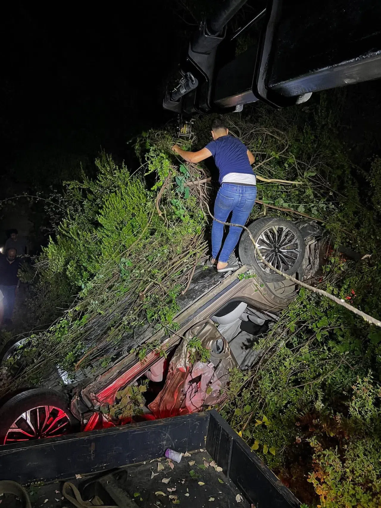 Uçuruma Yuvarlanan Araç Sürücüsü Hayatını Kaybetti