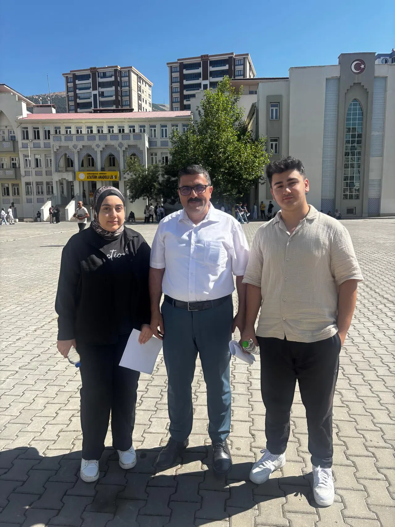 Kahramanmaraş’ta Üniversite Mezunu Baba, Çocuklarıyla YKS’ye Girdi