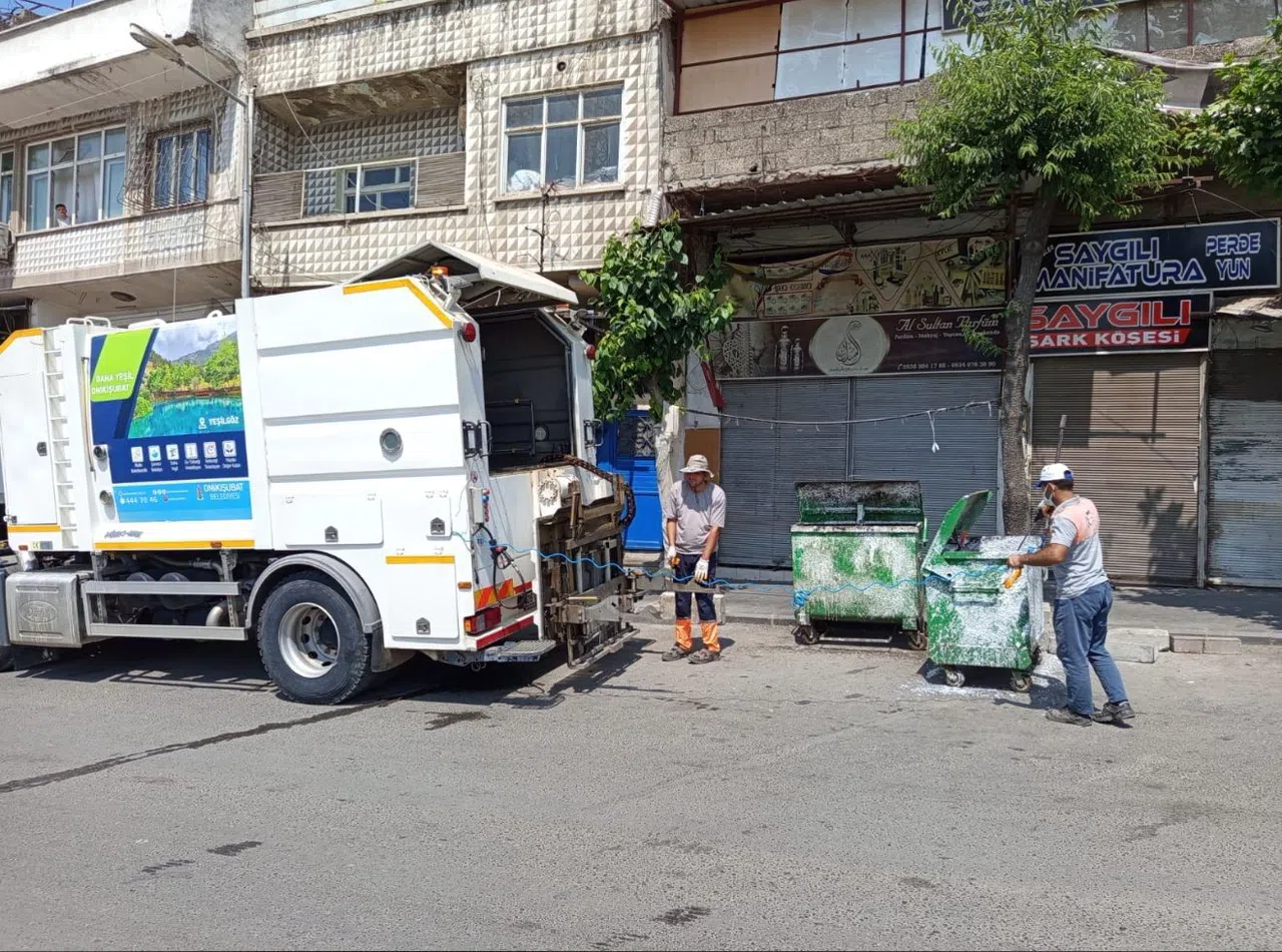 Onikişubat Belediyesi’nden bayramda alkış alan temizlik harekâtı
