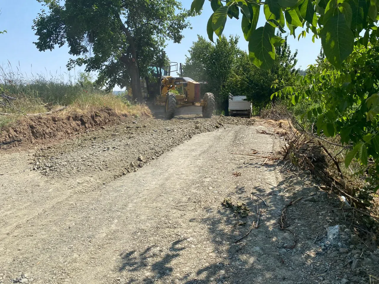 Dulkadiroğlu Belediyesi Stabilize Yol Çalışmalarıyla Kırsalda Konforu Artırıyor