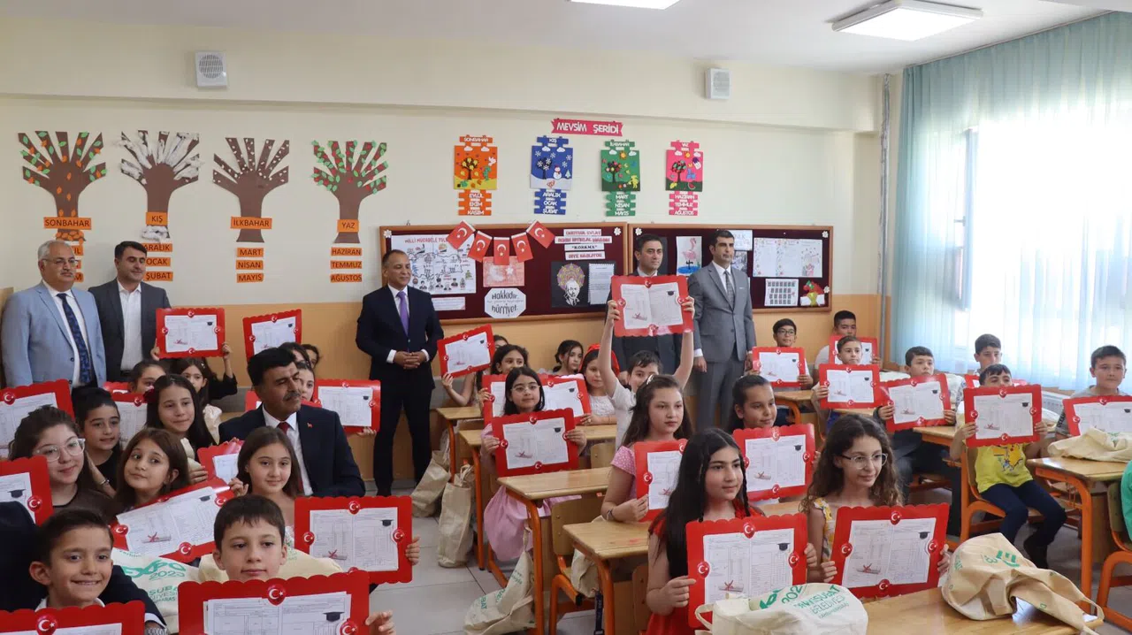 Kahramanmaraş’ta 276 Bin Öğrenci Karne Heyecanı Yaşadı