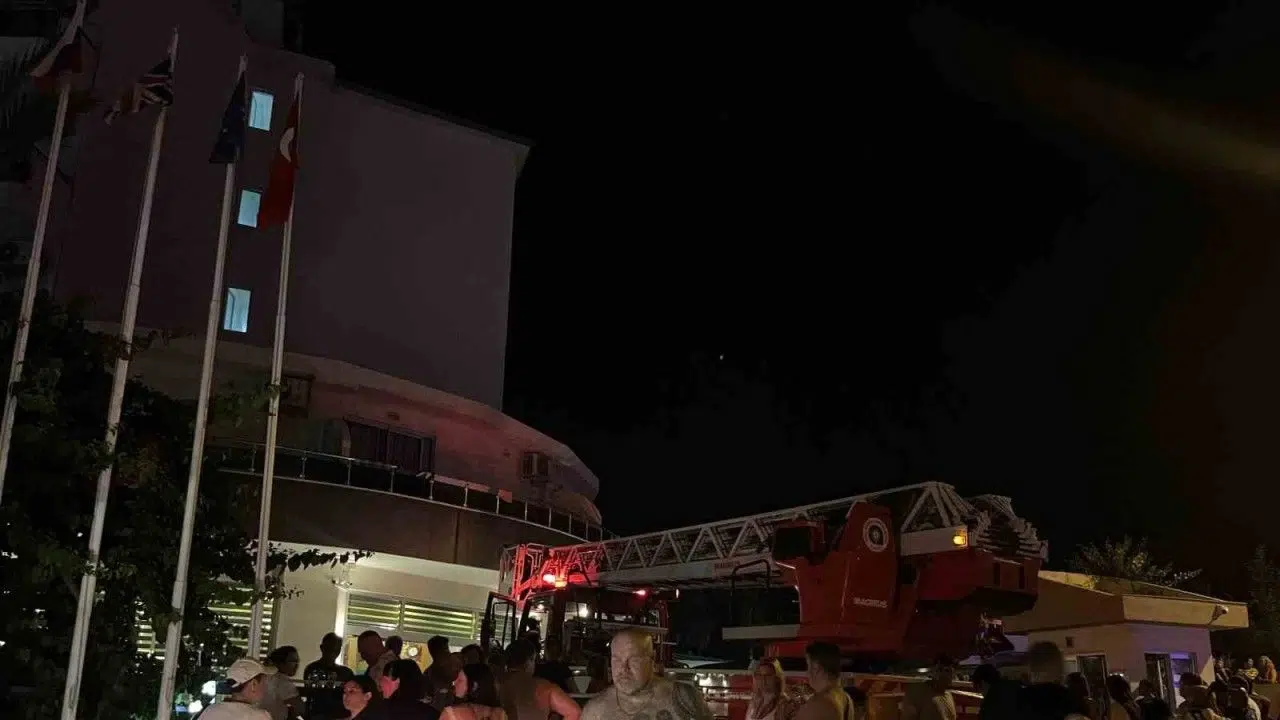 Yangın Sebebiyle 622 Turistin Tahliye Edildiği Otel Mühürlendi