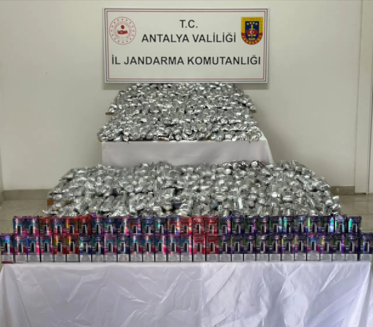 Yol Yardım Çekicisinde 5 Bin Kaçak Elektronik Sigara Ele Geçirildi