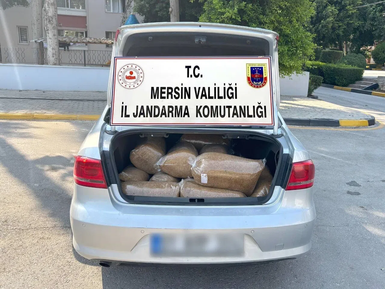 100 Kilo Kaçak Tütün Ele Geçirildi