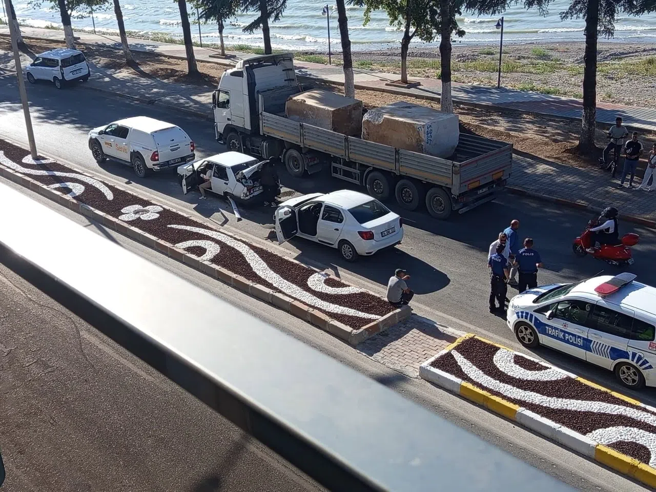 3 Aracın Karıştığı Zincirleme Kazada 1 Kişi Yaralandı