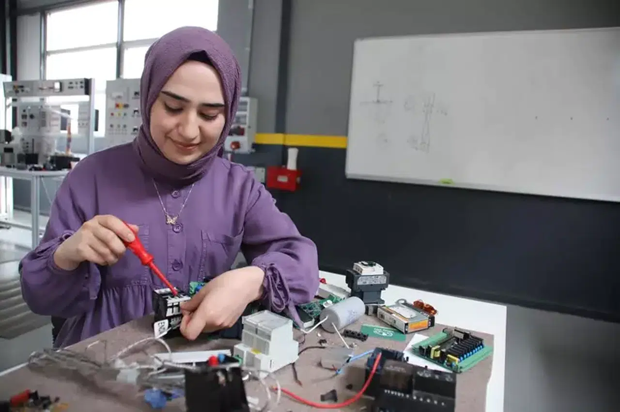 Kahramanmaraş’ta Gelecek Kızlarla Şekilleniyor