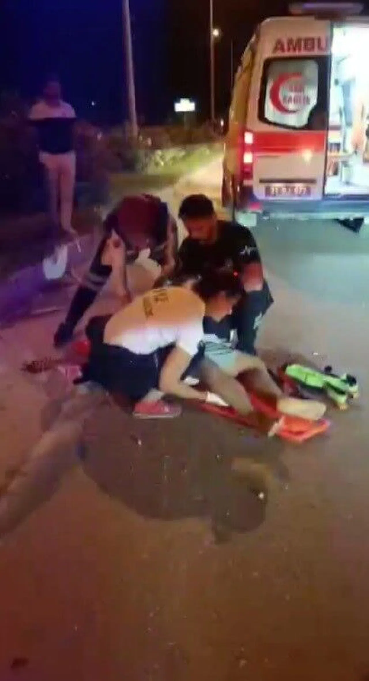 Motosiklet Yarışı Yapan 18 Yaşındaki Genç Kamyonete Çarpıp Öldü