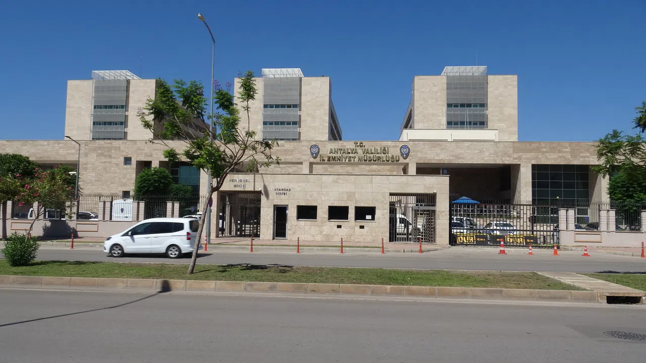 Belediye Başkanı Muhittin Böcek'in İfadesi Alınmaya Başlandı